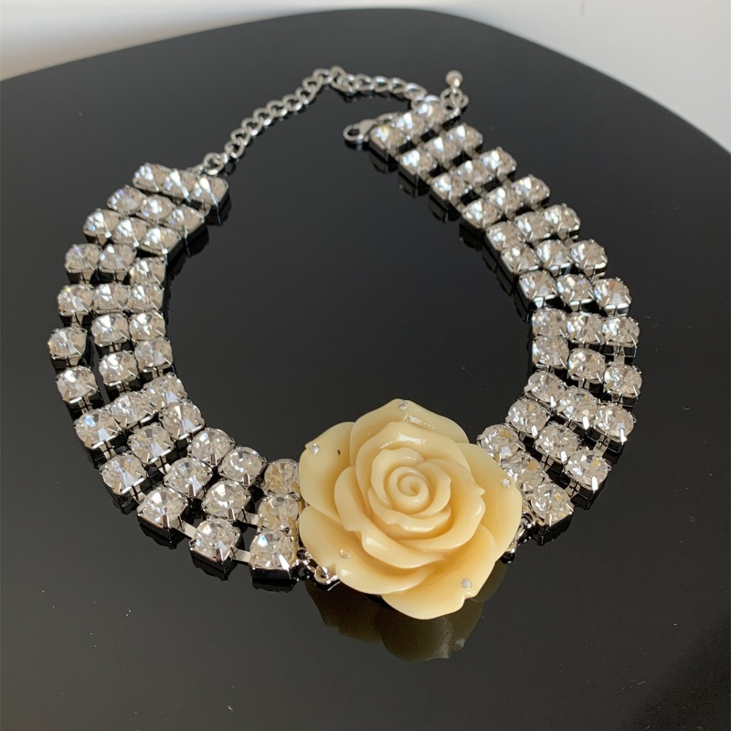 Elegant Luxurious Rose Alloy Plating Inlay Acrylic Rhinestones Silver Plated Women's Choker display picture 12