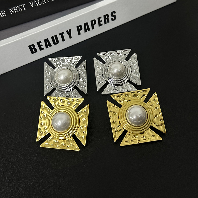1 Pair Retro French Style Square Inlay Alloy Artificial Pearls Ear Studs display picture 9