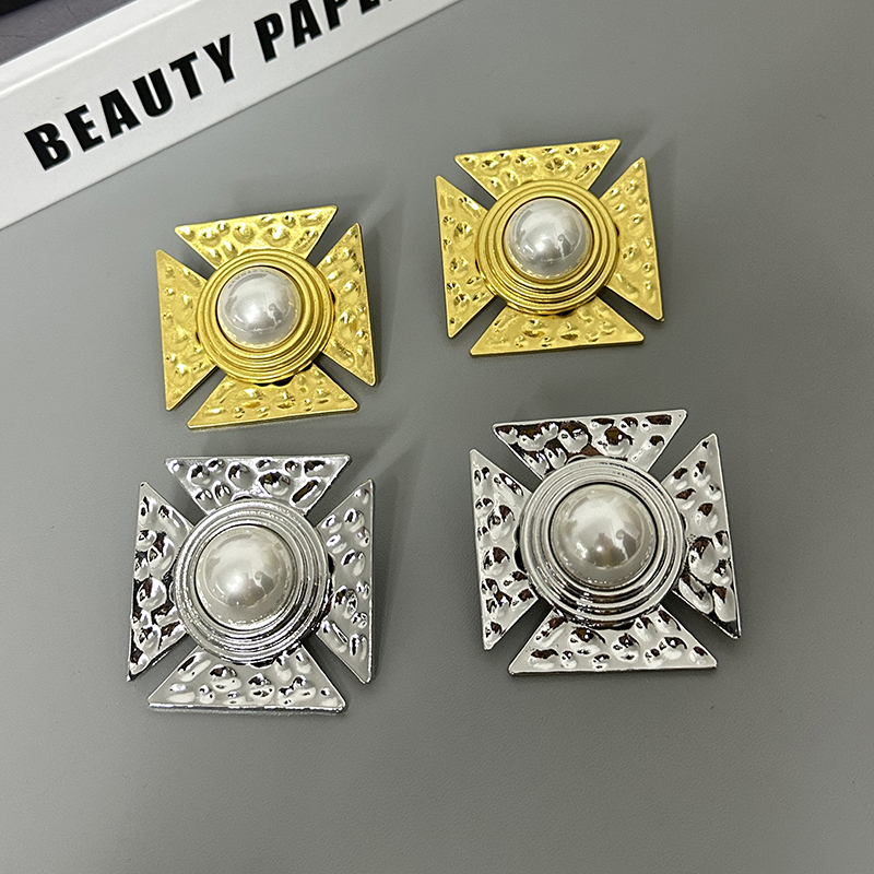 1 Pair Retro French Style Square Inlay Alloy Artificial Pearls Ear Studs display picture 13