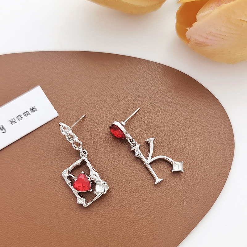 1 Pair Original Design Letter Heart Shape Rectangle Asymmetrical Plating Inlay Alloy Gem Glass Drop Earrings display picture 11