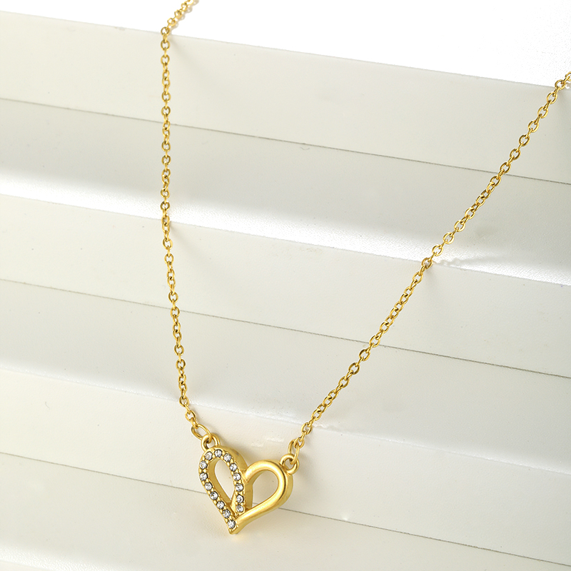 Stainless Steel Elegant Plating Inlay Heart Shape Solid Color Artificial Diamond Pendant Necklace display picture 6