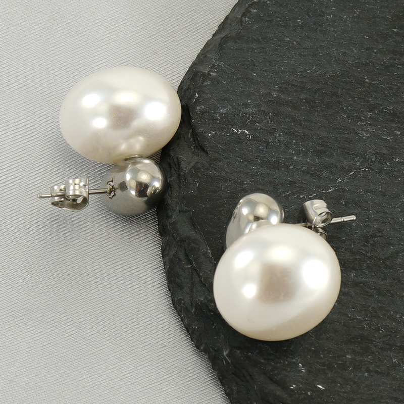 1 Piece Cute Queen Bridal Solid Color Plating Inlay 304 Stainless Steel Pearl 18K Gold Plated Ear Studs display picture 7