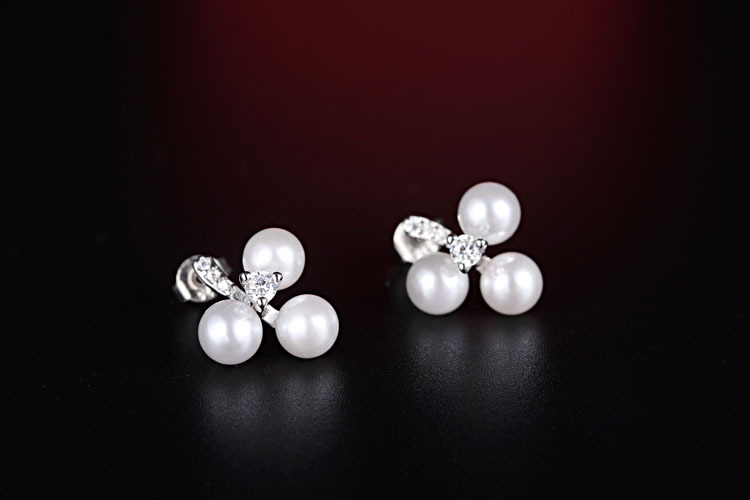 1 Pair Simple Style Round Plating Inlay Copper Artificial Pearls Zircon White Gold Plated Ear Studs display picture 2