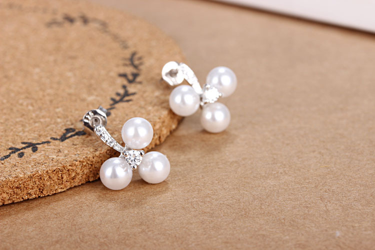 1 Pair Simple Style Round Plating Inlay Copper Artificial Pearls Zircon White Gold Plated Ear Studs display picture 7