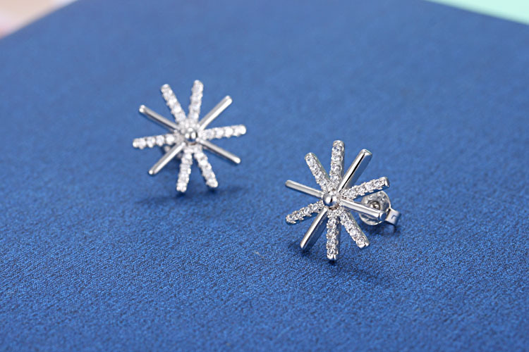 1 Pair Lady Sun Inlay Copper Artificial Diamond Ear Studs display picture 8