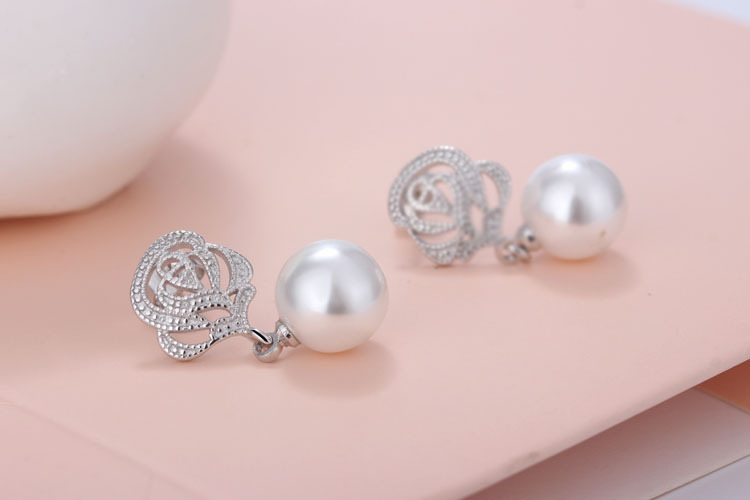 1 Pair Ig Style Flower Plating Hollow Out Inlay Copper Pearl White Gold Plated Drop Earrings display picture 4