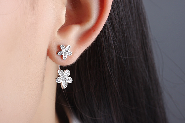 1 Pair Sweet Shiny Flower Inlay Copper Zircon Ear Studs display picture 1