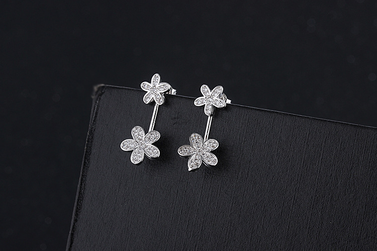 1 Pair Sweet Shiny Flower Inlay Copper Zircon Ear Studs display picture 3
