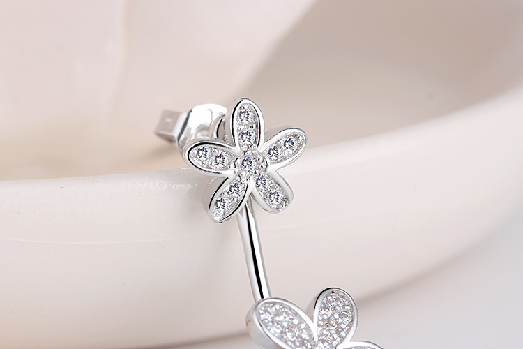 1 Pair Sweet Shiny Flower Inlay Copper Zircon Ear Studs display picture 7