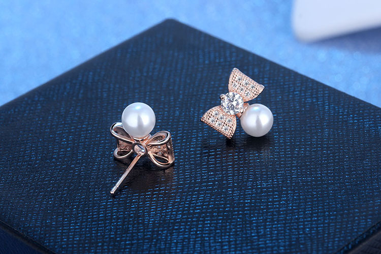 1 Pair Elegant Modern Style Commute Bow Knot Inlay Copper Artificial Pearls Zircon Drop Earrings display picture 4