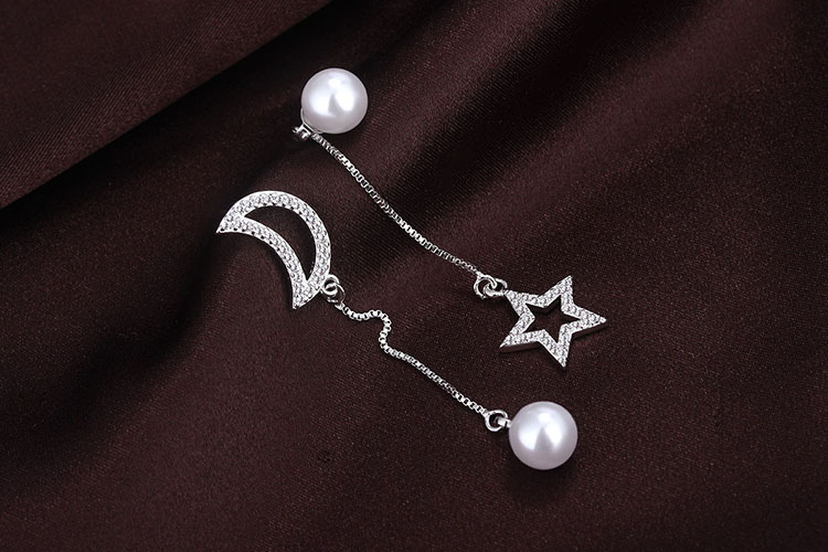 1 Pair Sweet Star Moon Tassel Inlay Copper Artificial Diamond Drop Earrings display picture 7