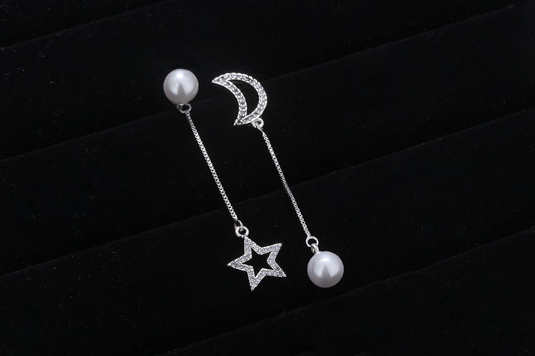 1 Pair Sweet Star Moon Tassel Inlay Copper Artificial Diamond Drop Earrings display picture 8