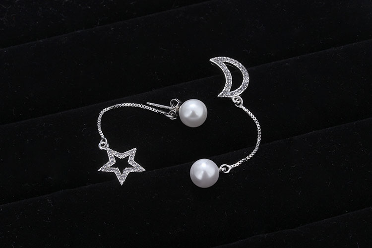 1 Pair Sweet Star Moon Tassel Inlay Copper Artificial Diamond Drop Earrings display picture 9