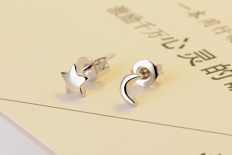 1 Pair Simple Style Star Moon Asymmetrical Plating Copper White Gold Plated Ear Studs display picture 7