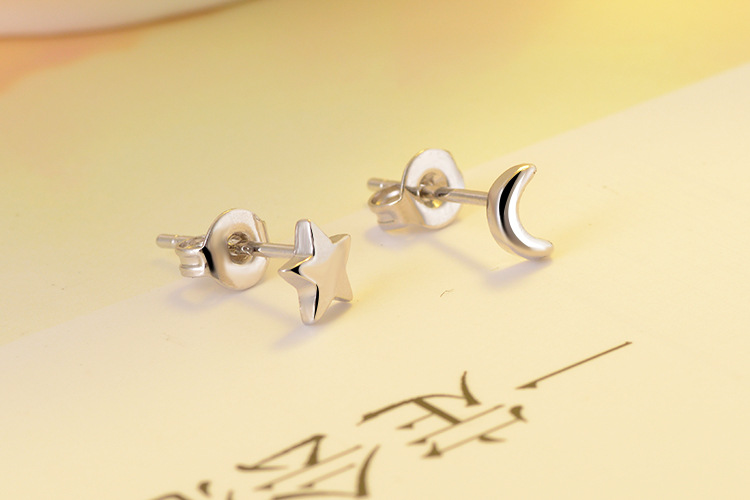 1 Pair Simple Style Star Moon Asymmetrical Plating Copper White Gold Plated Ear Studs display picture 8