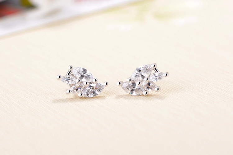 1 Pair Lady Wings Inlay Copper Zircon Ear Studs display picture 2