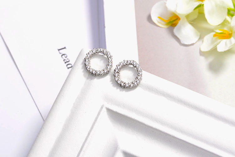 1 Pair Simple Style Circle Plating Hollow Out Inlay Copper Zircon White Gold Plated Ear Studs display picture 8
