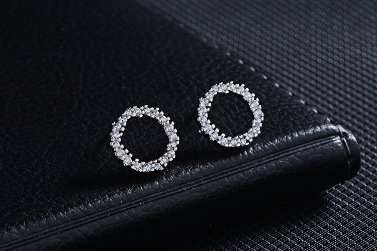 1 Pair Simple Style Circle Plating Hollow Out Inlay Copper Zircon White Gold Plated Ear Studs display picture 10