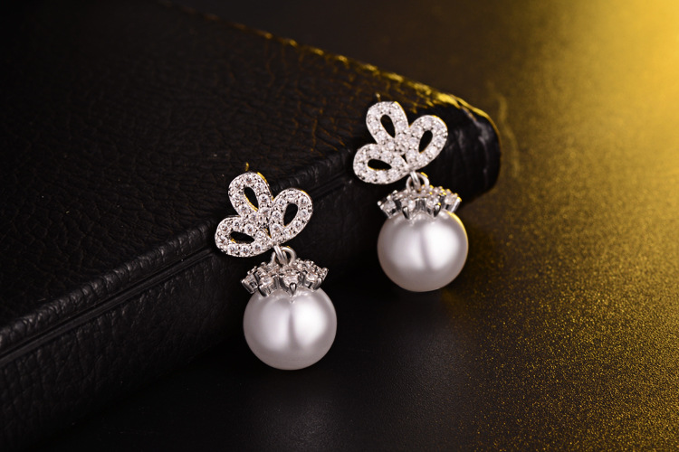 1 Pair Basic Modern Style Classic Style Geometric Inlay Copper Imitation Pearl Zircon Drop Earrings display picture 7