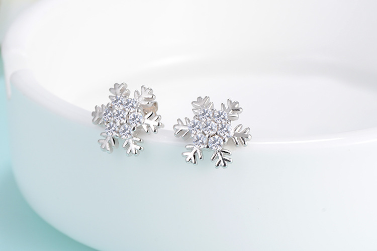 1 Pair Ig Style Sweet Snowflake Plating Inlay Copper Zircon White Gold Plated Ear Studs display picture 2