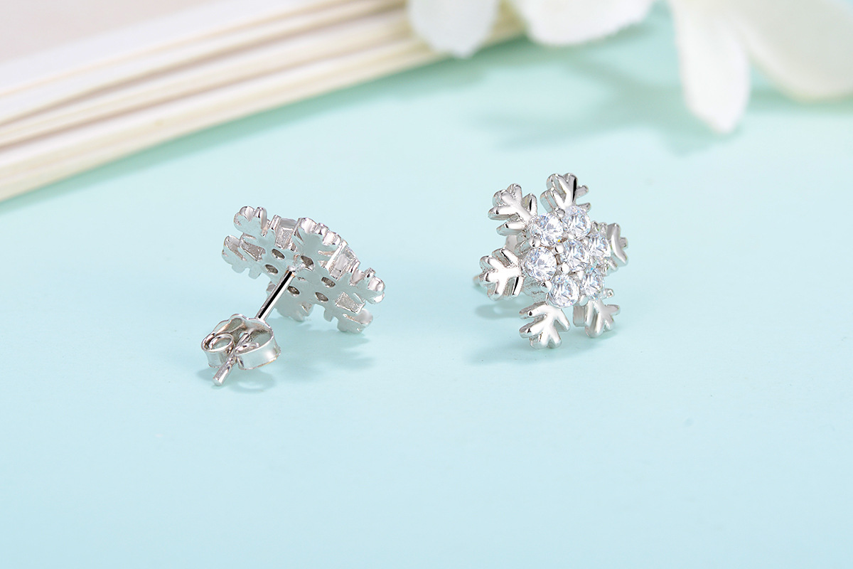 1 Pair Ig Style Sweet Snowflake Plating Inlay Copper Zircon White Gold Plated Ear Studs display picture 4