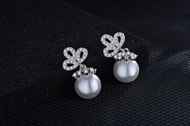 1 Pair Basic Modern Style Classic Style Geometric Inlay Copper Imitation Pearl Zircon Drop Earrings display picture 10