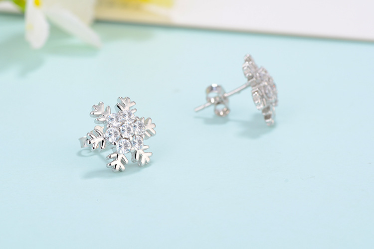 1 Pair Ig Style Sweet Snowflake Plating Inlay Copper Zircon White Gold Plated Ear Studs display picture 7
