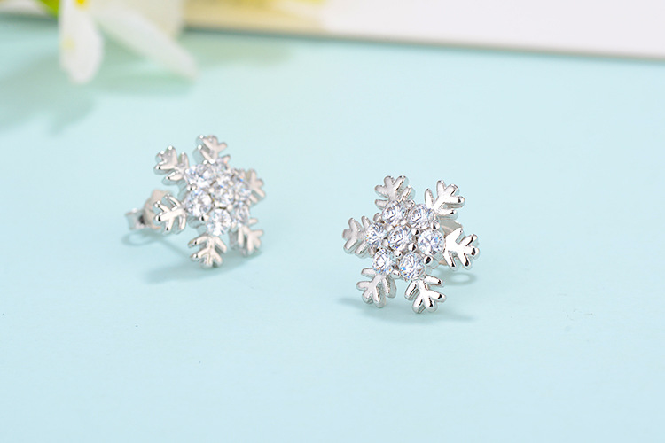 1 Pair Ig Style Sweet Snowflake Plating Inlay Copper Zircon White Gold Plated Ear Studs display picture 8
