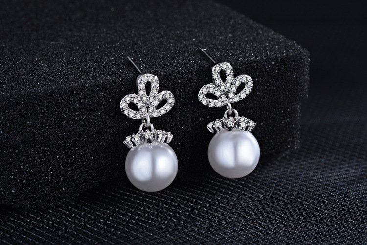 1 Pair Basic Modern Style Classic Style Geometric Inlay Copper Imitation Pearl Zircon Drop Earrings display picture 14
