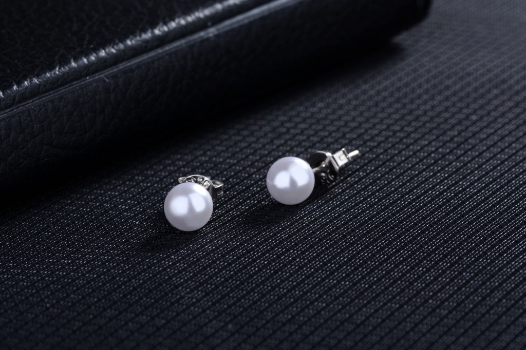 1 Pair Lady Crown Plating Inlay Copper Artificial Pearls Zircon Ear Studs display picture 5