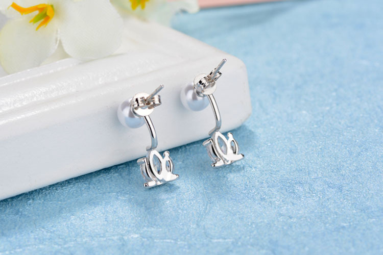 1 Pair Lady Crown Plating Inlay Copper Artificial Pearls Zircon Ear Studs display picture 6