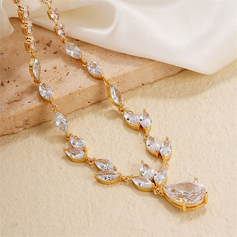 Luxurious Water Droplets Copper Zircon Necklace Jewelry Set In Bulk display picture 2