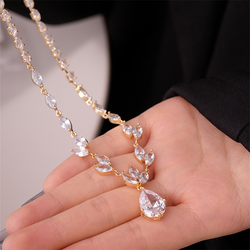 Luxurious Water Droplets Copper Zircon Necklace Jewelry Set In Bulk display picture 11