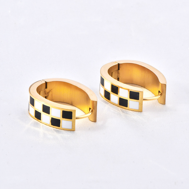 1 Pair Simple Style Checkered Enamel Plating Titanium Steel 18K Gold Plated Earrings display picture 1