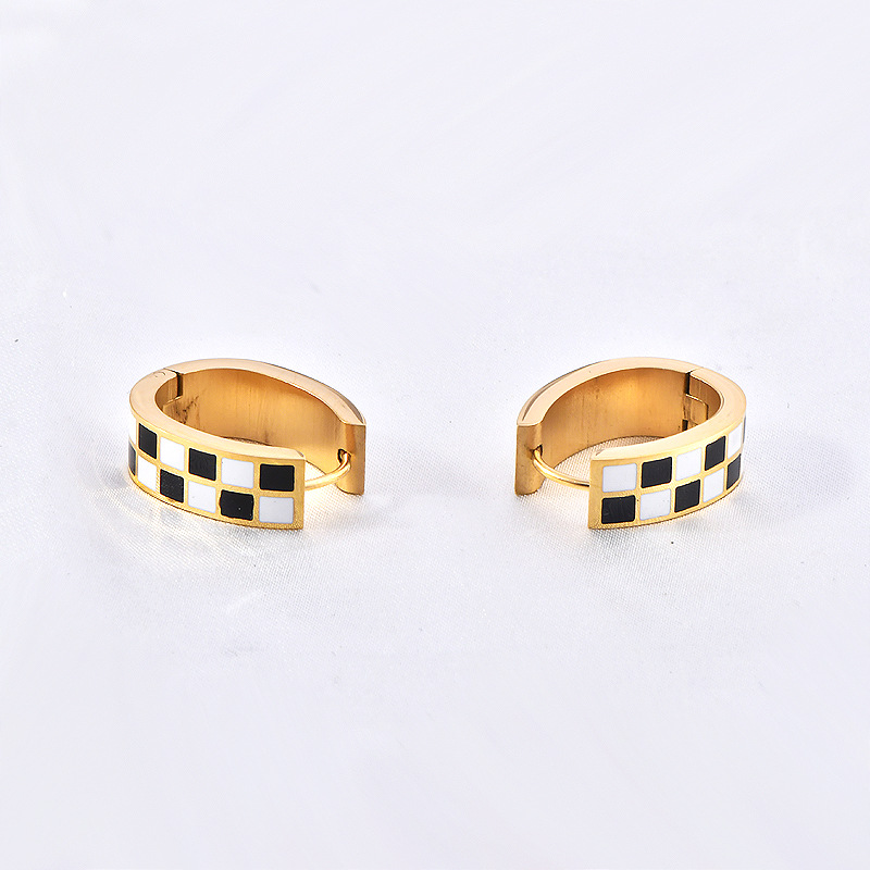1 Pair Simple Style Checkered Enamel Plating Titanium Steel 18K Gold Plated Earrings display picture 4