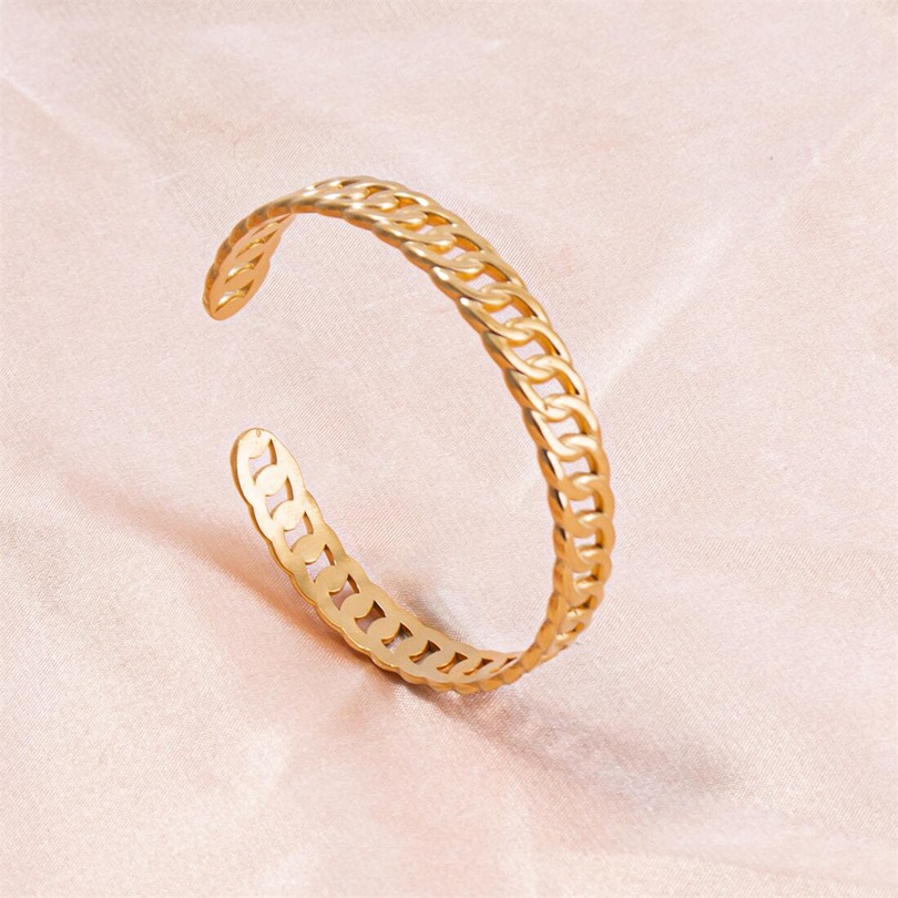 Simple Style Solid Color Stainless Steel Plating Hollow Out 18k Gold Plated Bangle display picture 6