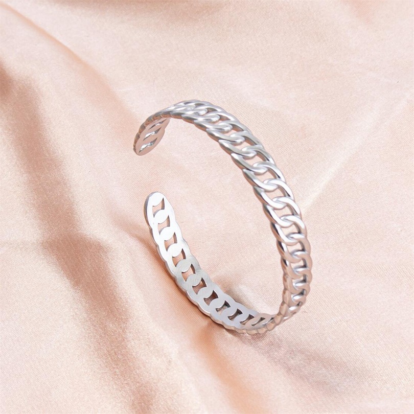 Simple Style Solid Color Stainless Steel Plating Hollow Out 18k Gold Plated Bangle display picture 11