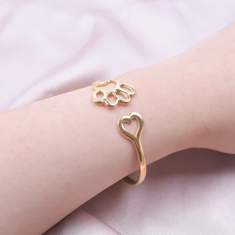 Simple Style Paw Print Heart Shape Stainless Steel Plating Hollow Out 18k Gold Plated Bangle display picture 5