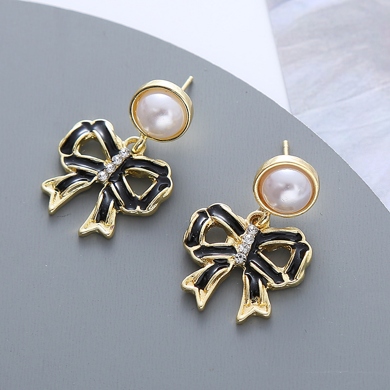 1 Pair Simple Style Square Heart Shape Bow Knot Enamel Plating Inlay Alloy Artificial Gemstones Artificial Pearls Rhinestones 14k Gold Plated Drop Earrings Ear Studs display picture 6