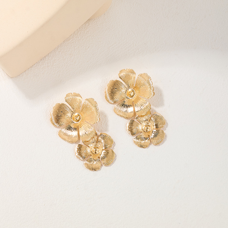 1 Piece Ig Style Nordic Style Exaggerated Flower Plating Alloy Drop Earrings display picture 5