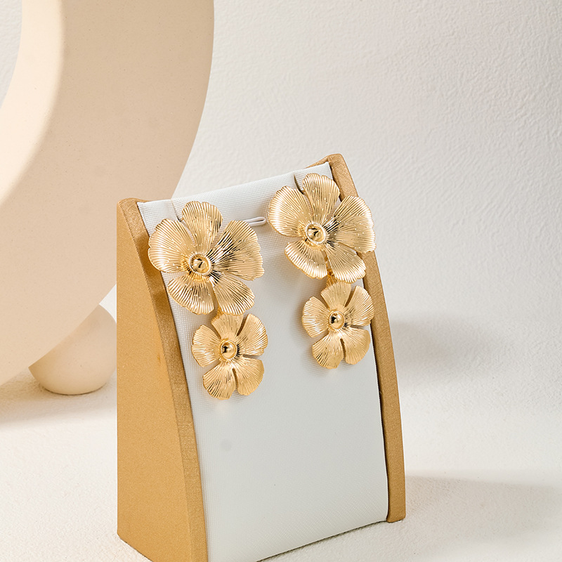 1 Piece Ig Style Nordic Style Exaggerated Flower Plating Alloy Drop Earrings display picture 2