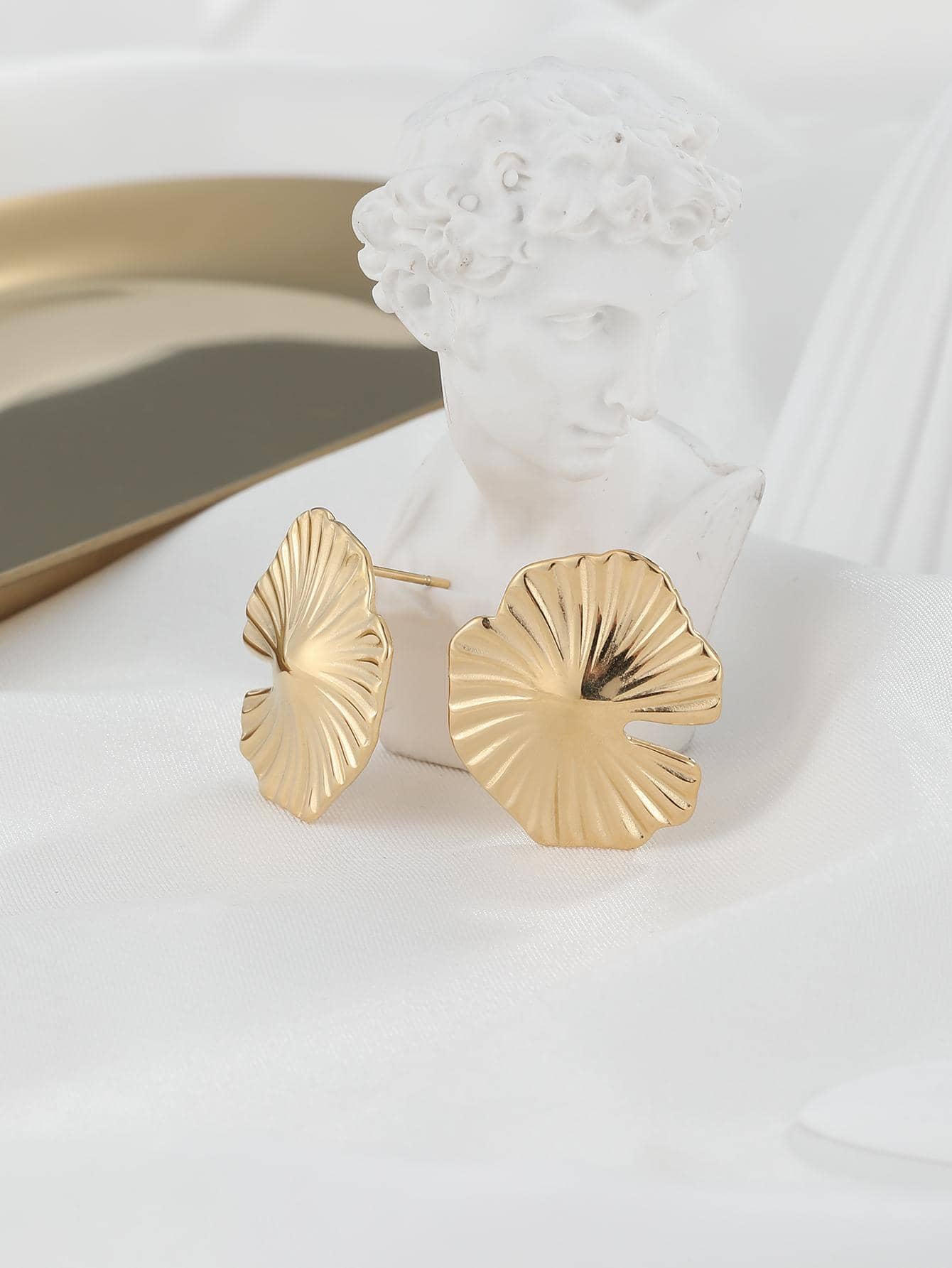 1 Pair Vintage Style Flower Plating 304 Stainless Steel 14K Gold Plated Ear Studs display picture 3