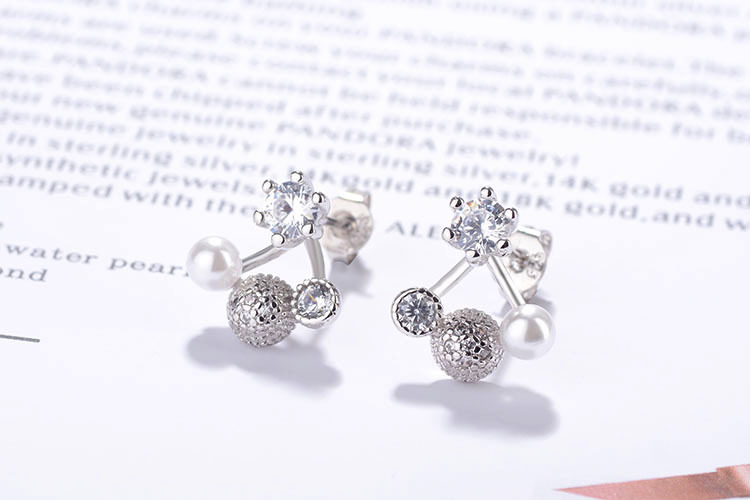 1 Pair Simple Style Classic Style Flower Inlay Copper Rhinestones Ear Studs display picture 3