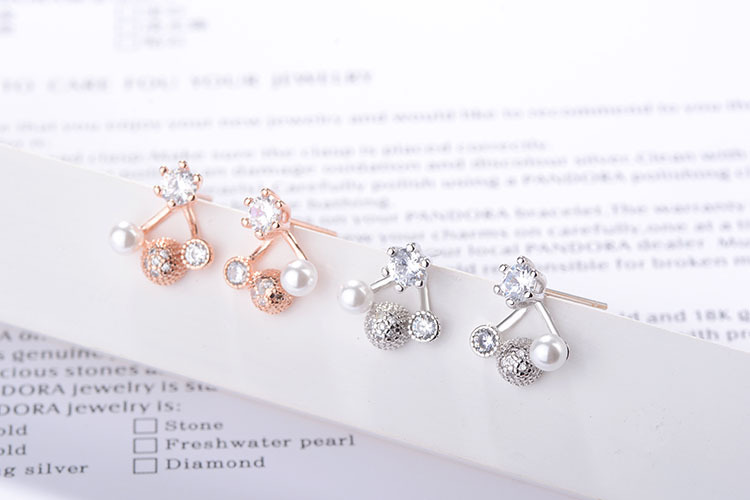 1 Pair Simple Style Classic Style Flower Inlay Copper Rhinestones Ear Studs display picture 4