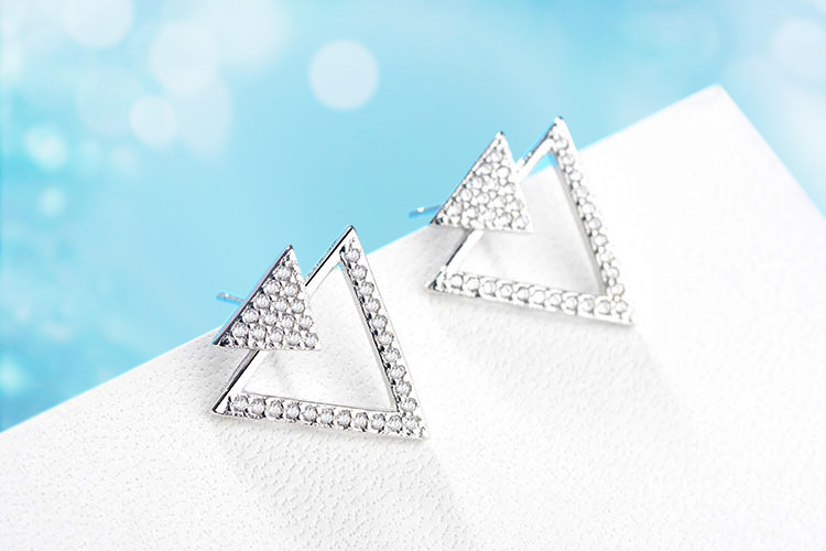 1 Pair Simple Style Classic Style Solid Color Inlay Copper Zircon Ear Studs display picture 5