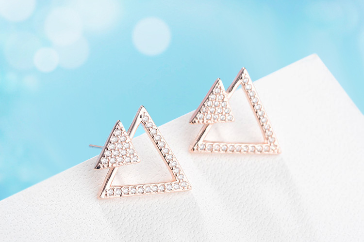 1 Pair Simple Style Classic Style Solid Color Inlay Copper Zircon Ear Studs display picture 6