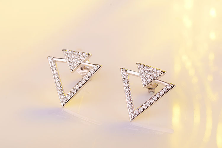 1 Pair Simple Style Classic Style Solid Color Inlay Copper Zircon Ear Studs display picture 9