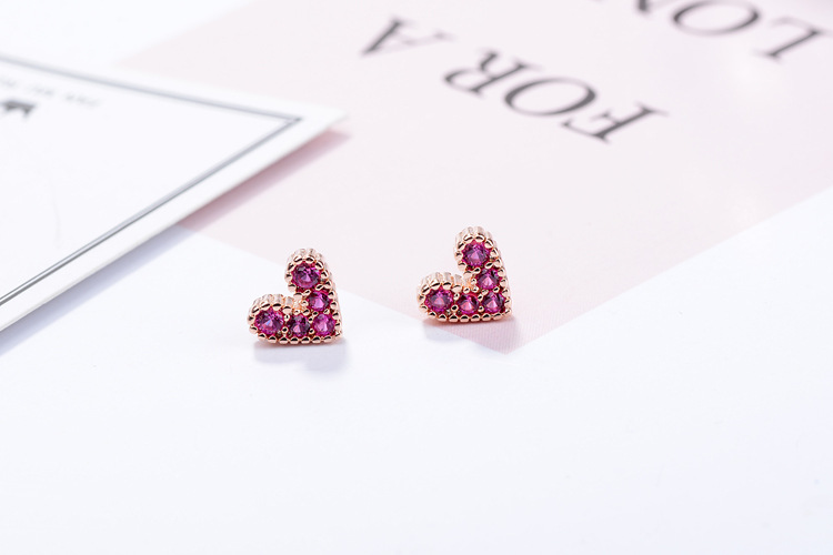 1 Pair Simple Style Shiny Heart Shape Chain Inlay Copper Zircon Drop Earrings Ear Studs display picture 3