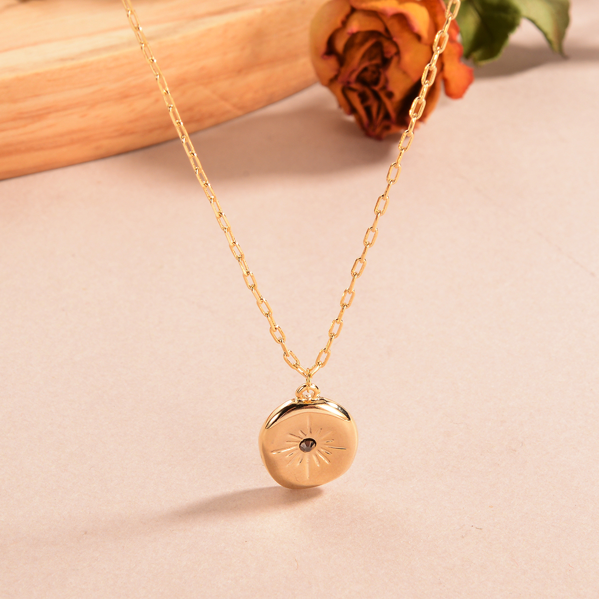 Simple Style Sun Alloy Plating Inlay Rhinestones Women's Pendant Necklace display picture 3