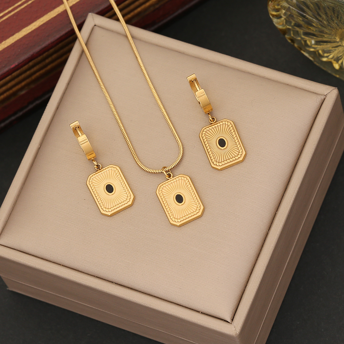304 Stainless Steel Copper 18K Gold Plated Retro Commute Plating Inlay Rectangle Zircon Jewelry Set display picture 6